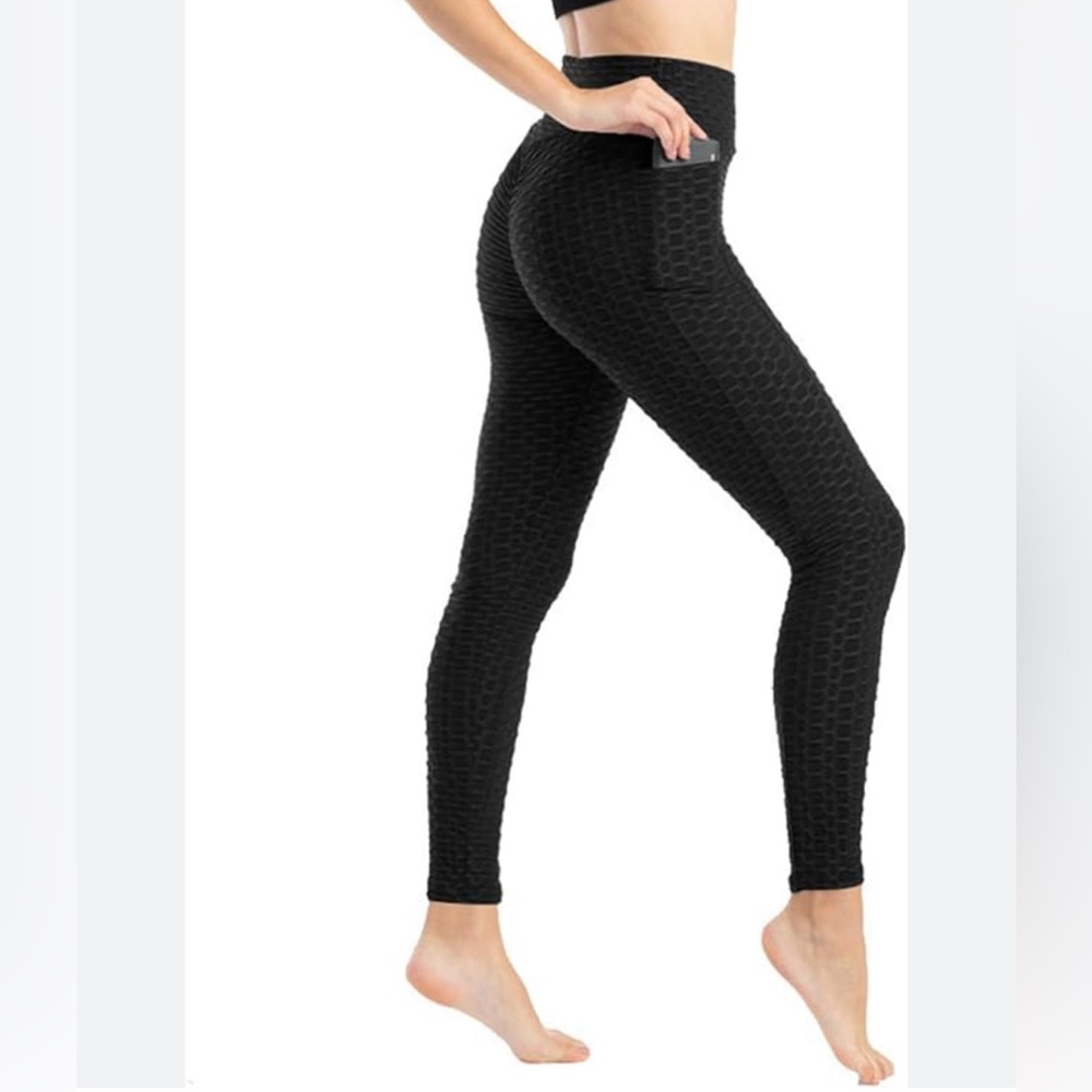 Textured “scrunch butt” best selling leggings!